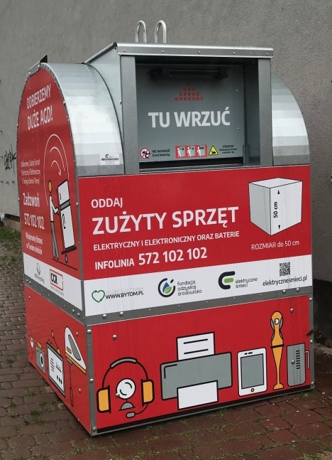 Czerwony pojemnik 
